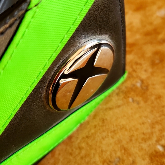 XBOX Black and Green Wallet - Picture 6 of 11